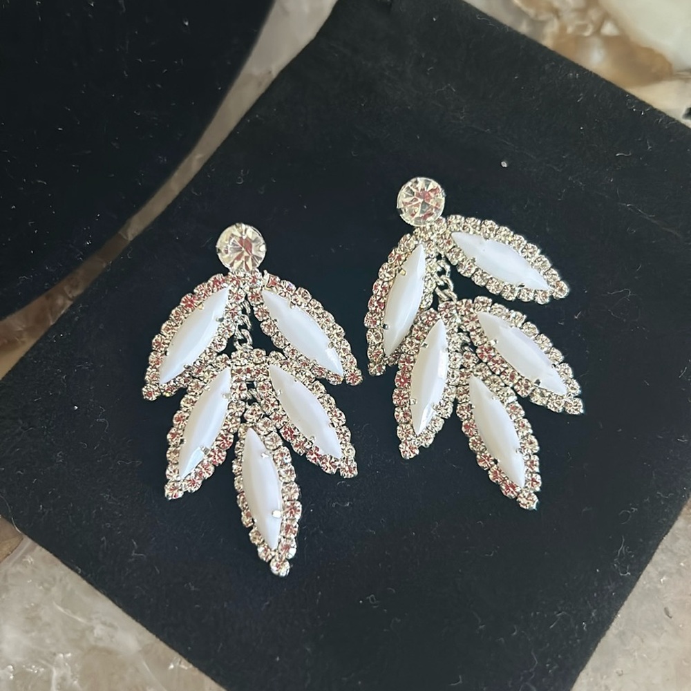 White Crystal Leaves Design Earrings-Boutique
